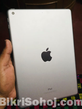 iPad 6th Generation 2018 Model WiFi USA Variant 32GB